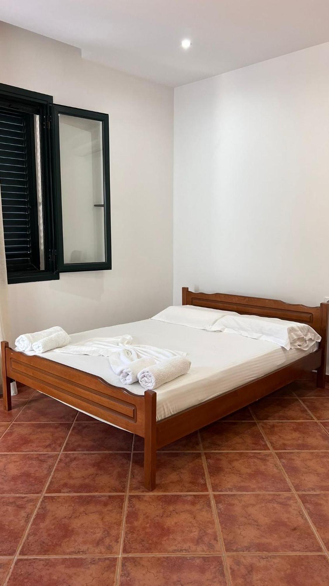 Vila Rexhepaj Vlorë Esterno foto